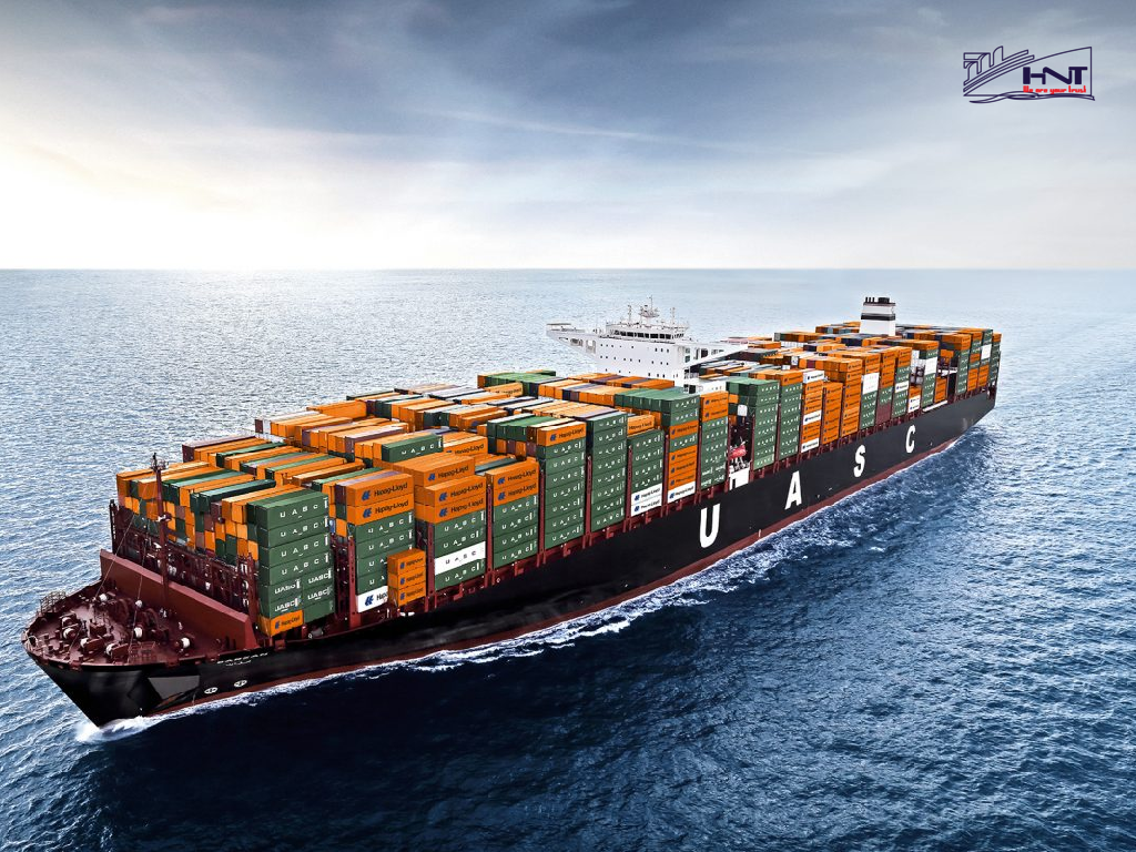 Shipping container sea mainly support import-export trade and development international